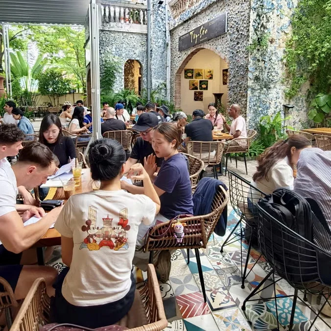 Vietnamese Language Exchange & Cultural Hangout - Practice Speaking with Locals!