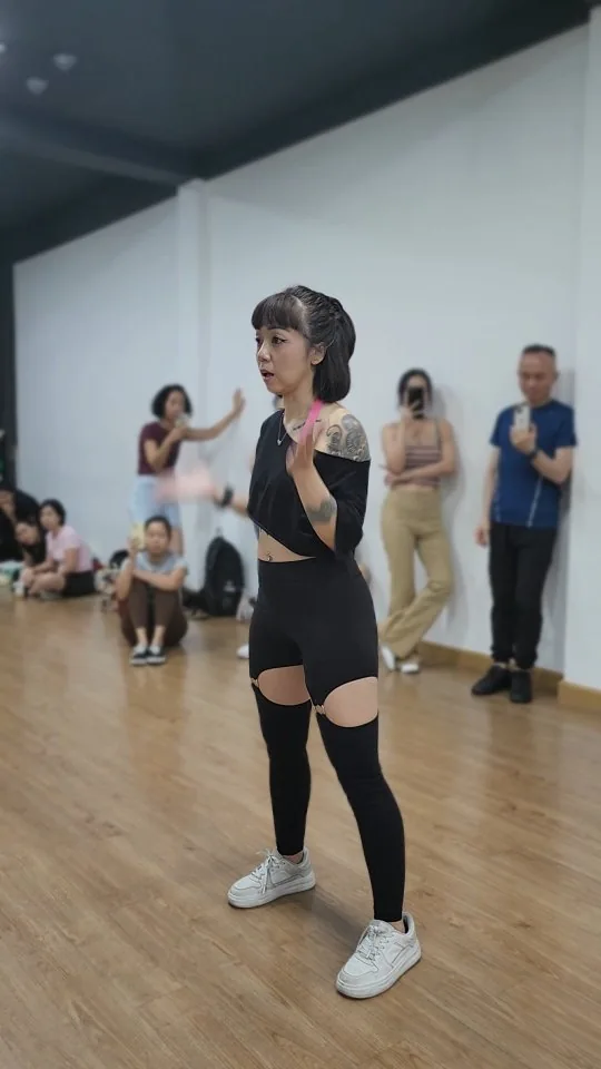 Body Control dance class shown in La Danza Saigon announcement reel.